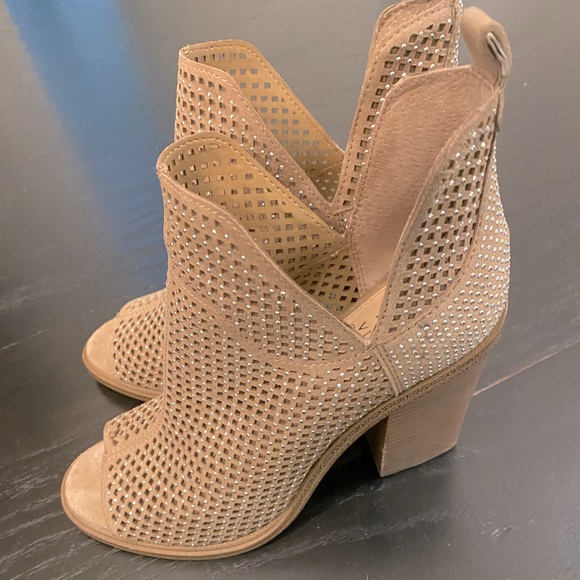 Vince Camuto open toe bootie - Picture 4 of 7
